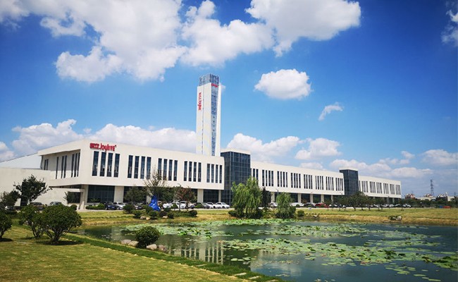 为巨立电梯股份 设计制造的激光切割柔性生产线交付使用，系统集成多台德国...